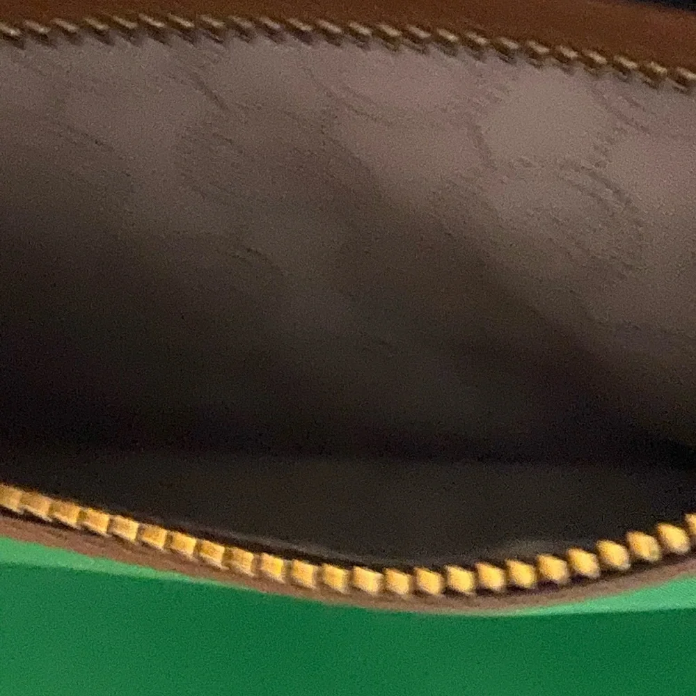 NWOT MICHAEL KORS Women’s Kelly Green Satin Tote Bag Purse 14” X‎ 9” Gold Accent